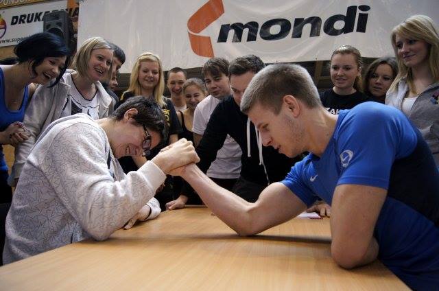 Dnia 6-ego marca podczas Dni Etyki młodzież popularnego „Menedżera” mogła rywalizować między  sobą n (zdjęcie 2)