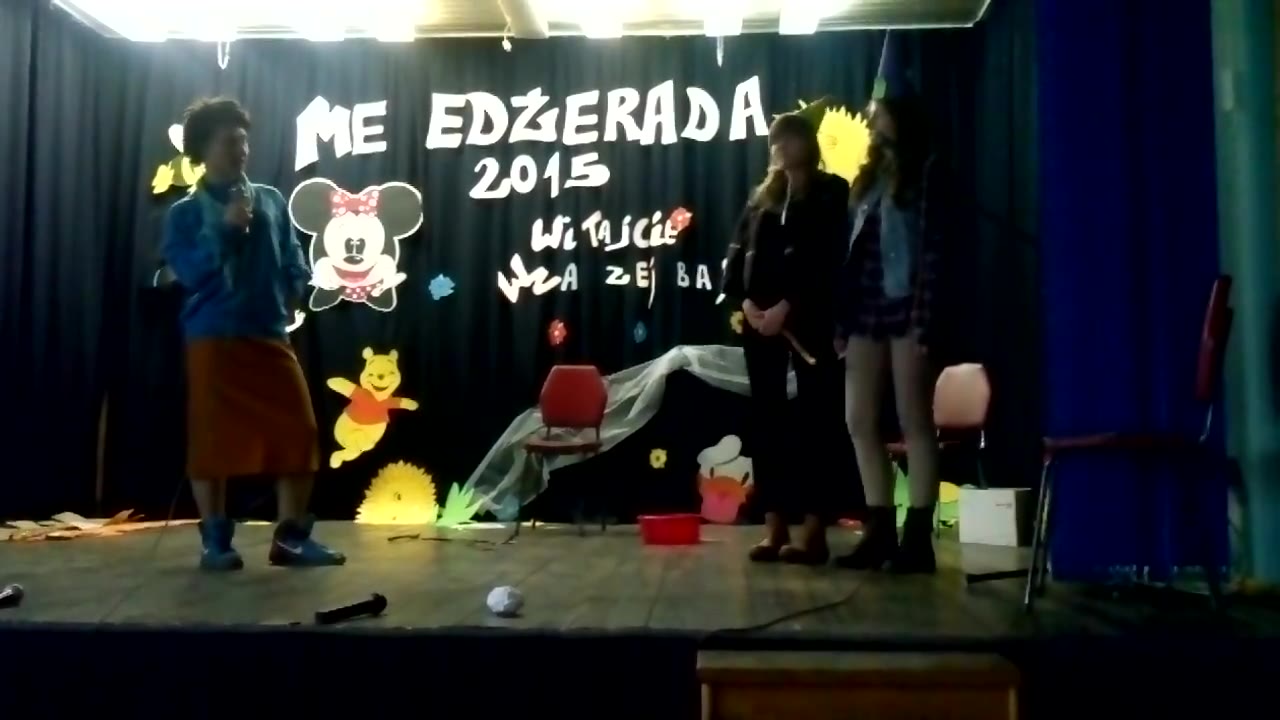 Klatka z filmu 2 — Miejsce: Zespół Szkół Menedżerskich w Świeciu (53.41277, 18.