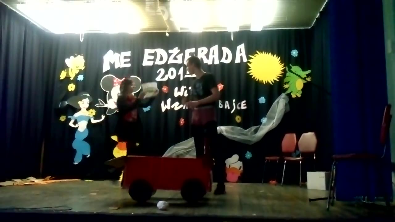 Klatka z filmu 2 — Miejsce: Zespół Szkół Menedżerskich w Świeciu (53.41277, 18.