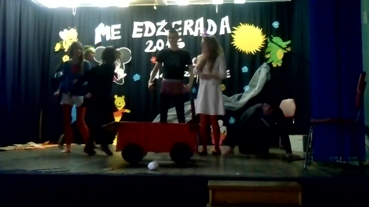 Klatka z filmu 4 — Miejsce: Zespół Szkół Menedżerskich w Świeciu (53.41277, 18.