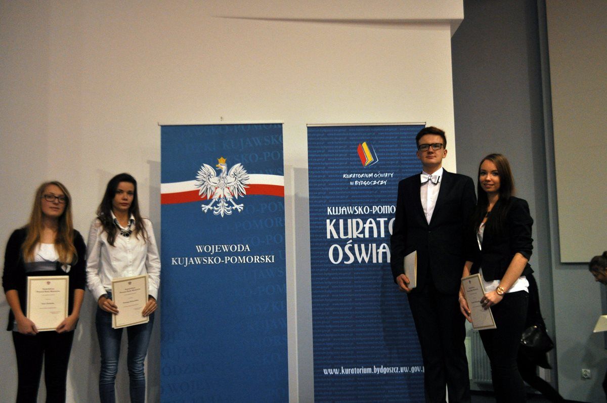 Grudnia w Sali Urzędu Wojewódzkiego w obecności wicewojewody kujawsko – pomorskiego, pani Elżbiety R (zdjęcie 3)