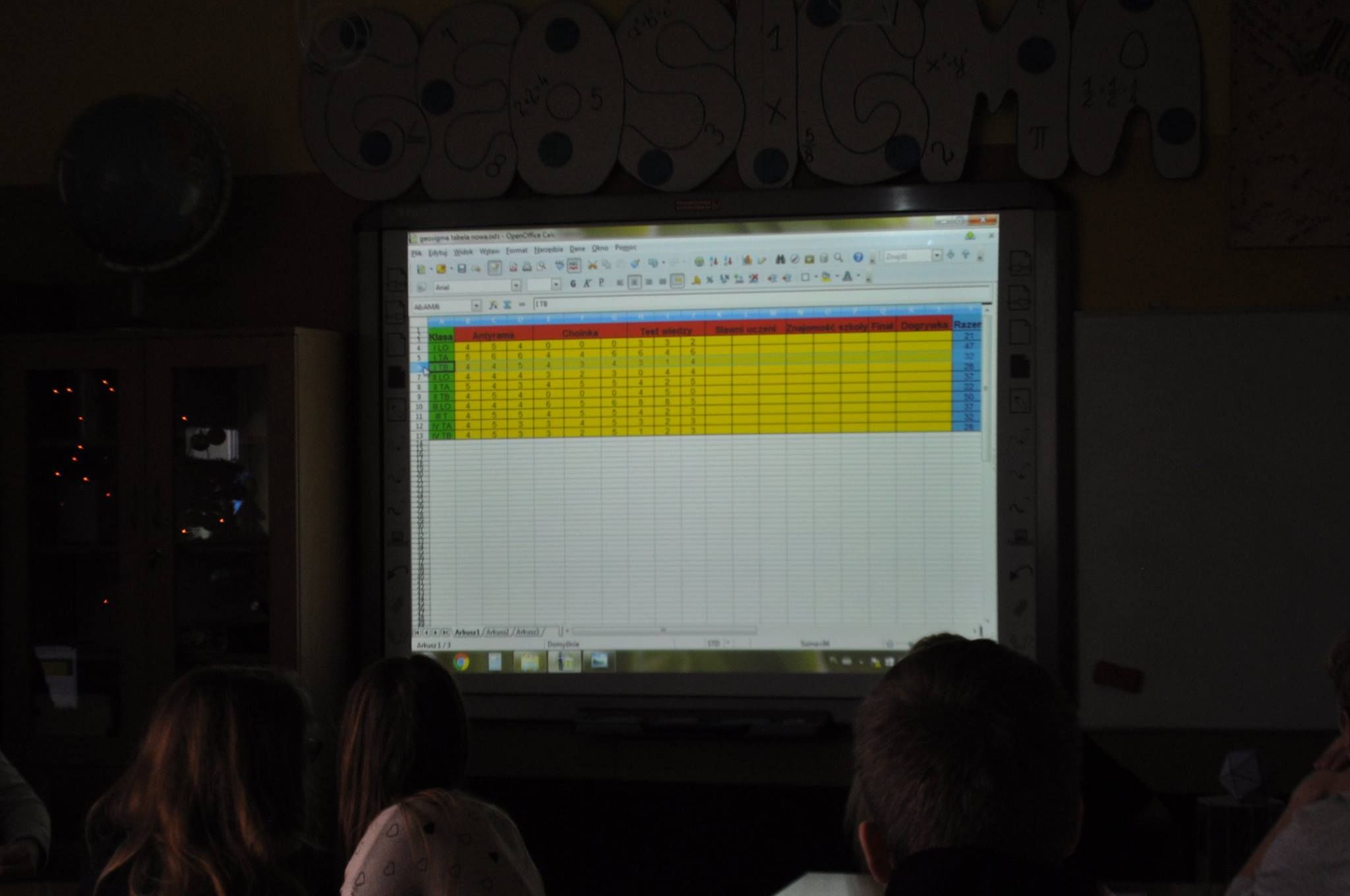 Szkolny konkurs matematyczno – geograficzny GEOSIGMA  Dnia 18 grudnia 2015 r (zdjęcie 9)