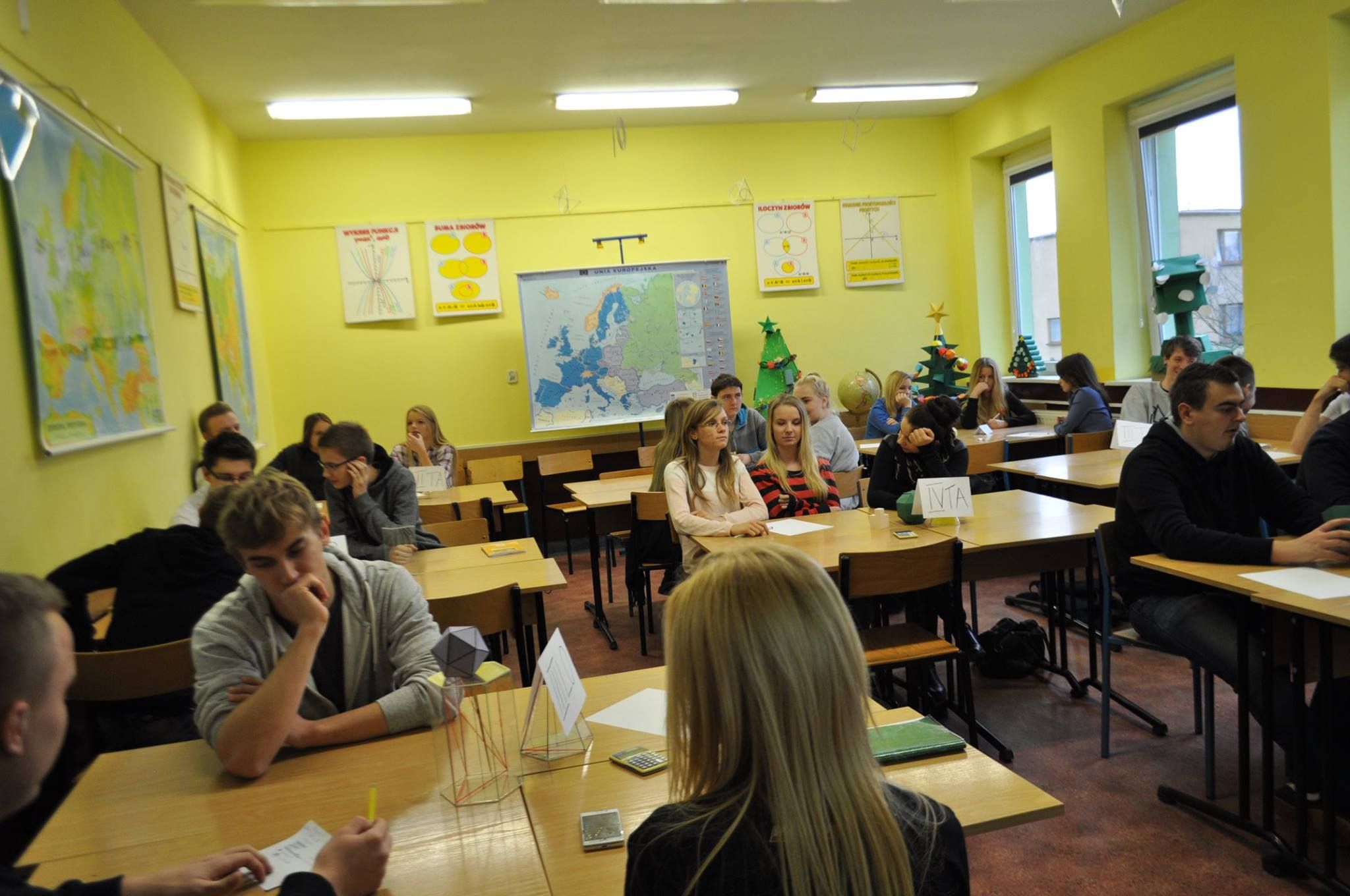 Szkolny konkurs matematyczno – geograficzny GEOSIGMA  Dnia 18 grudnia 2015 r (zdjęcie 11)