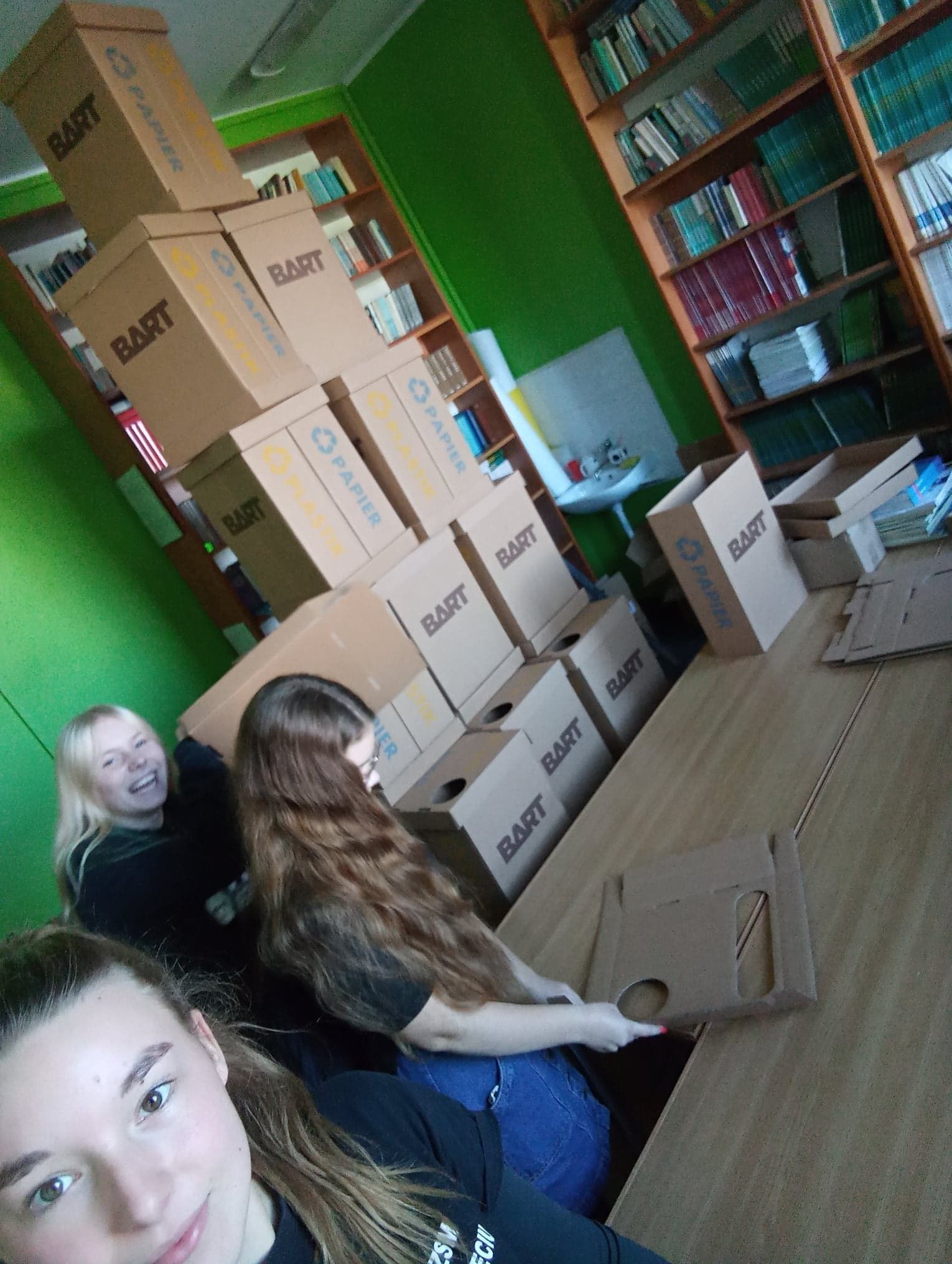 W roku szkolnym 2019/2020 Zespół Szkół Menedżerskich w Świeciu postanowił działać na rzecz ochrony ś (zdjęcie 6)