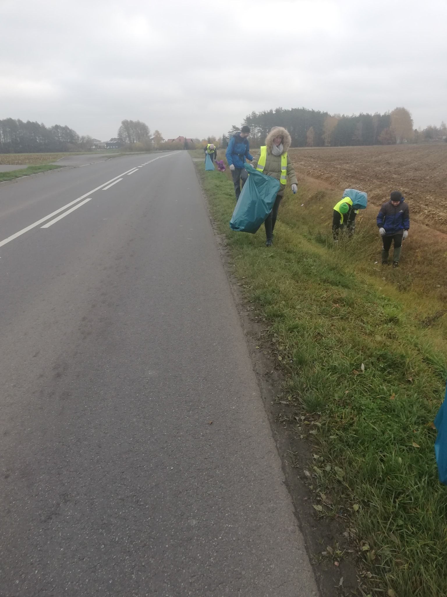 Niepodległościowe śmieciobranie (zdjęcie 5)