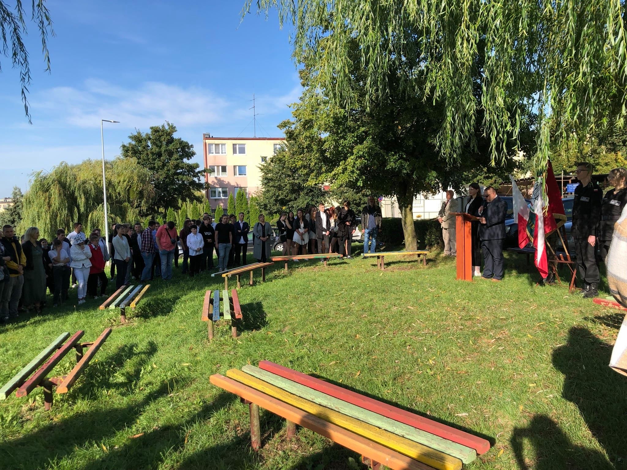 Uroczyste rozpoczęcie roku szkolnego 2021/2022 (zdjęcie 1)