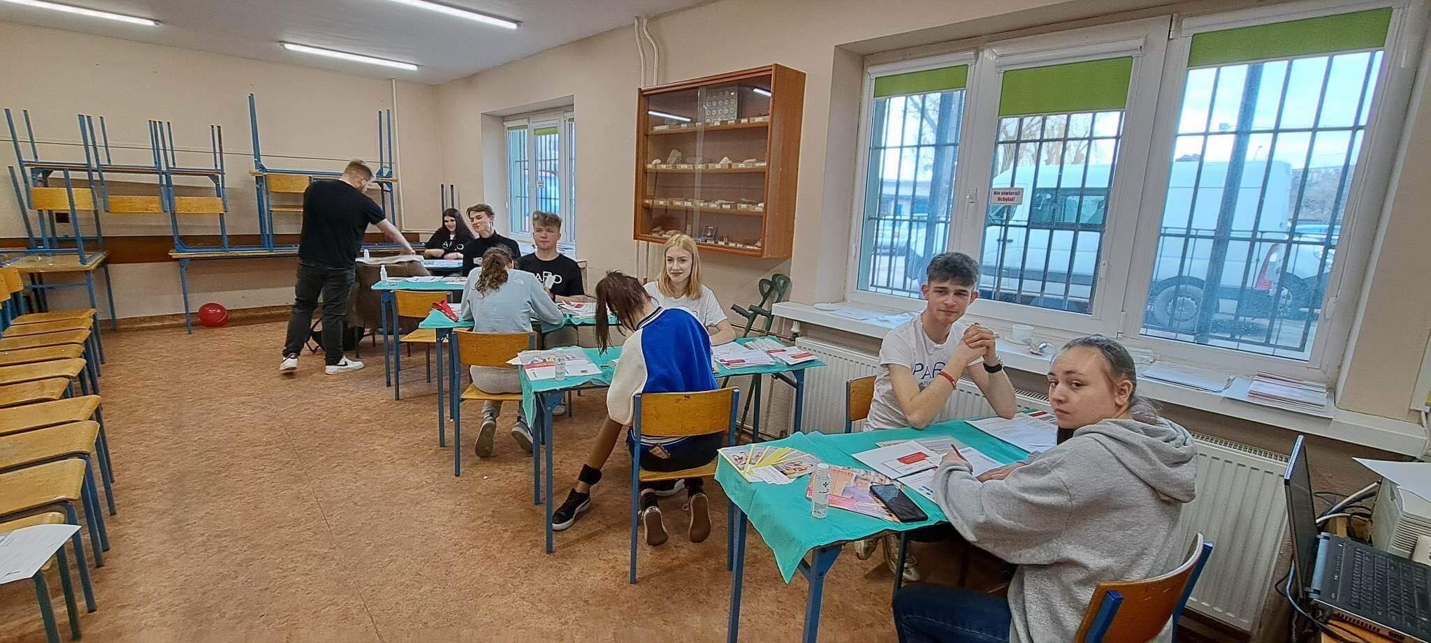 Akcja zakończona sukcesem!!! Dnia 14.03.2023, Fundacja PARO wraz z wolontariuszami wsparła wspaniałą (zdjęcie 3)