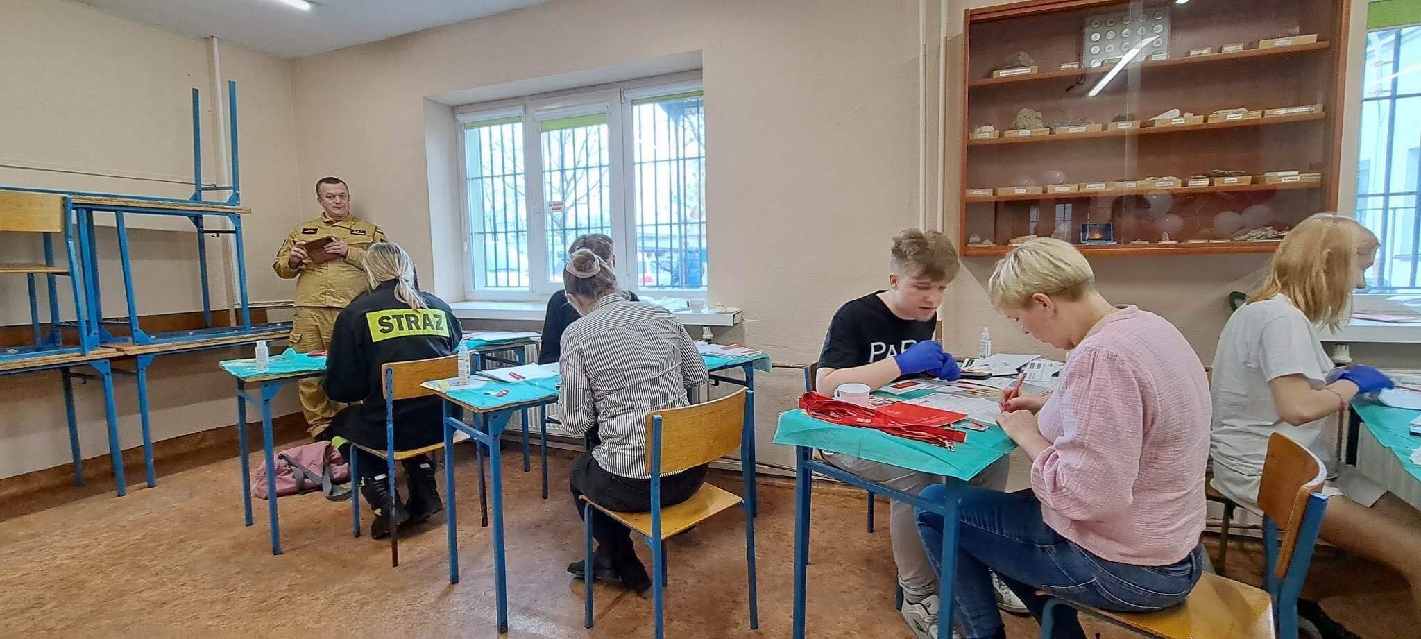 Akcja zakończona sukcesem!!! Dnia 14.03.2023, Fundacja PARO wraz z wolontariuszami wsparła wspaniałą (zdjęcie 4)
