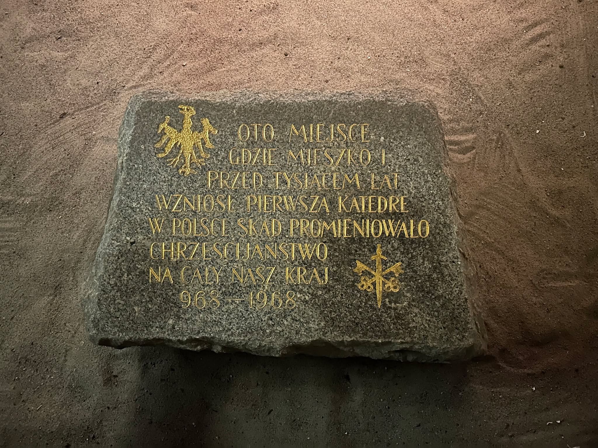 Listopada we wtorek grupa 21 uczniów oraz 2 opiekunów udała się na wycieczkę do Poznania (zdjęcie 6)