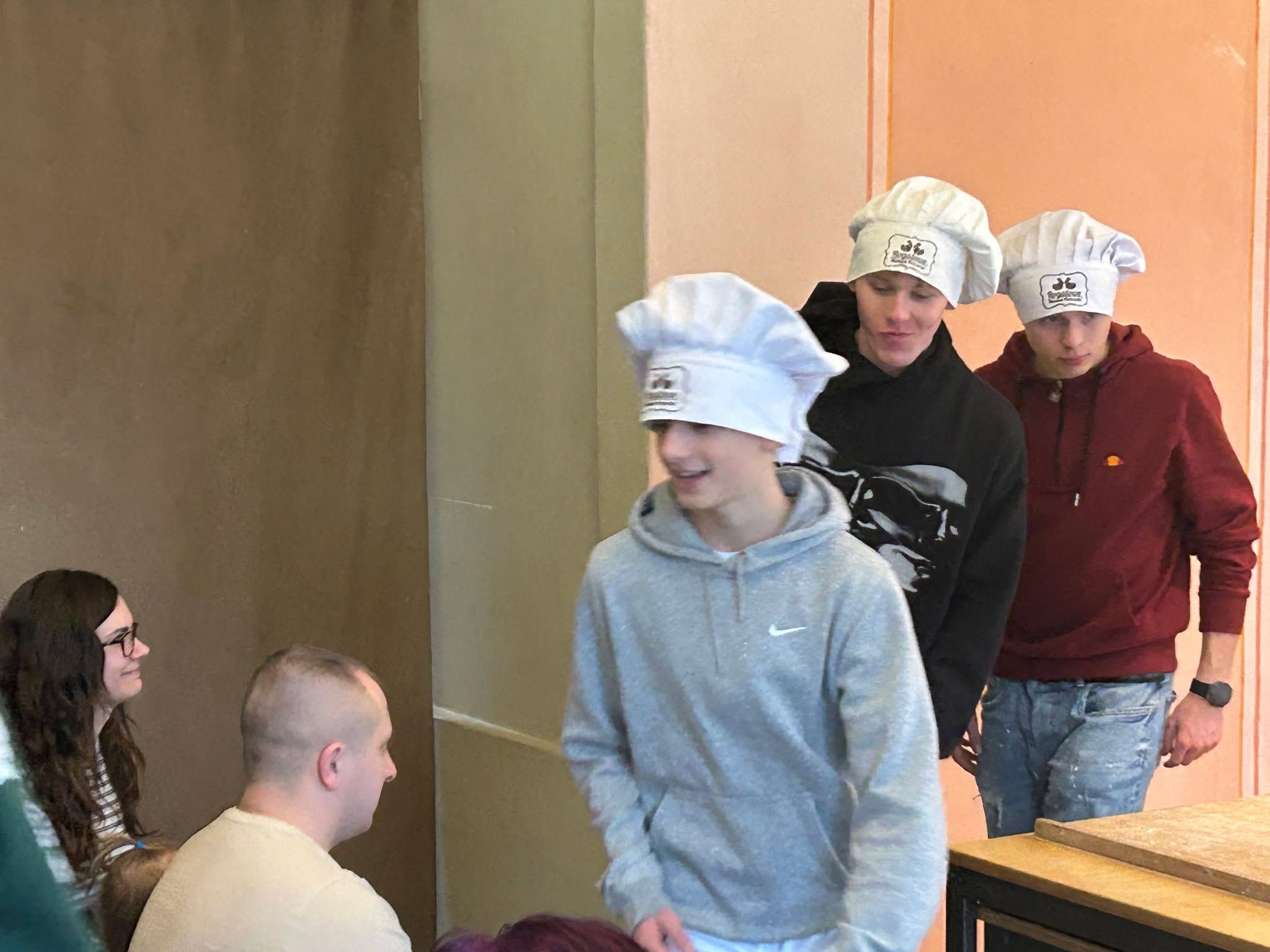 Grudnia uczniowie klasy II LOA oraz kilka osób z klasy III LOB uczestniczyło w wycieczce do Poznania (zdjęcie 4)