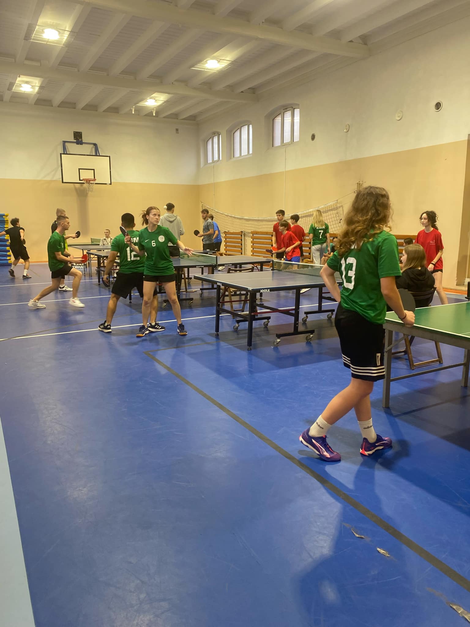Zawody z tenisa stołowego 🏓🏓🏓 Nasza drużyna chłopców zdobyła drugie miejsce, a dziewcząt trzecie  (zdjęcie 2)