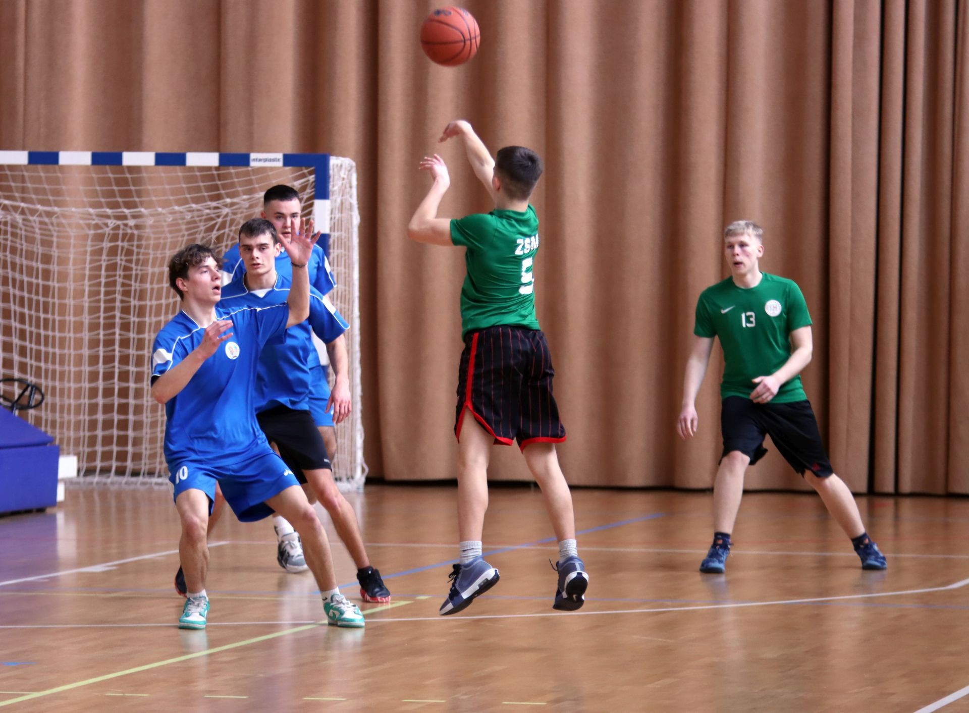 Fotorelacja z rozgrywek Licealiady, w których wzięli udział nasi uczniowie w minionym miesiącu 🏐🏀�