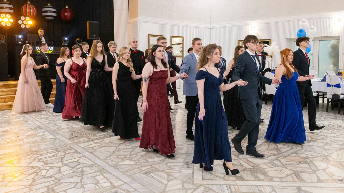 Studniówka 2026 — polonez w Laskowicach